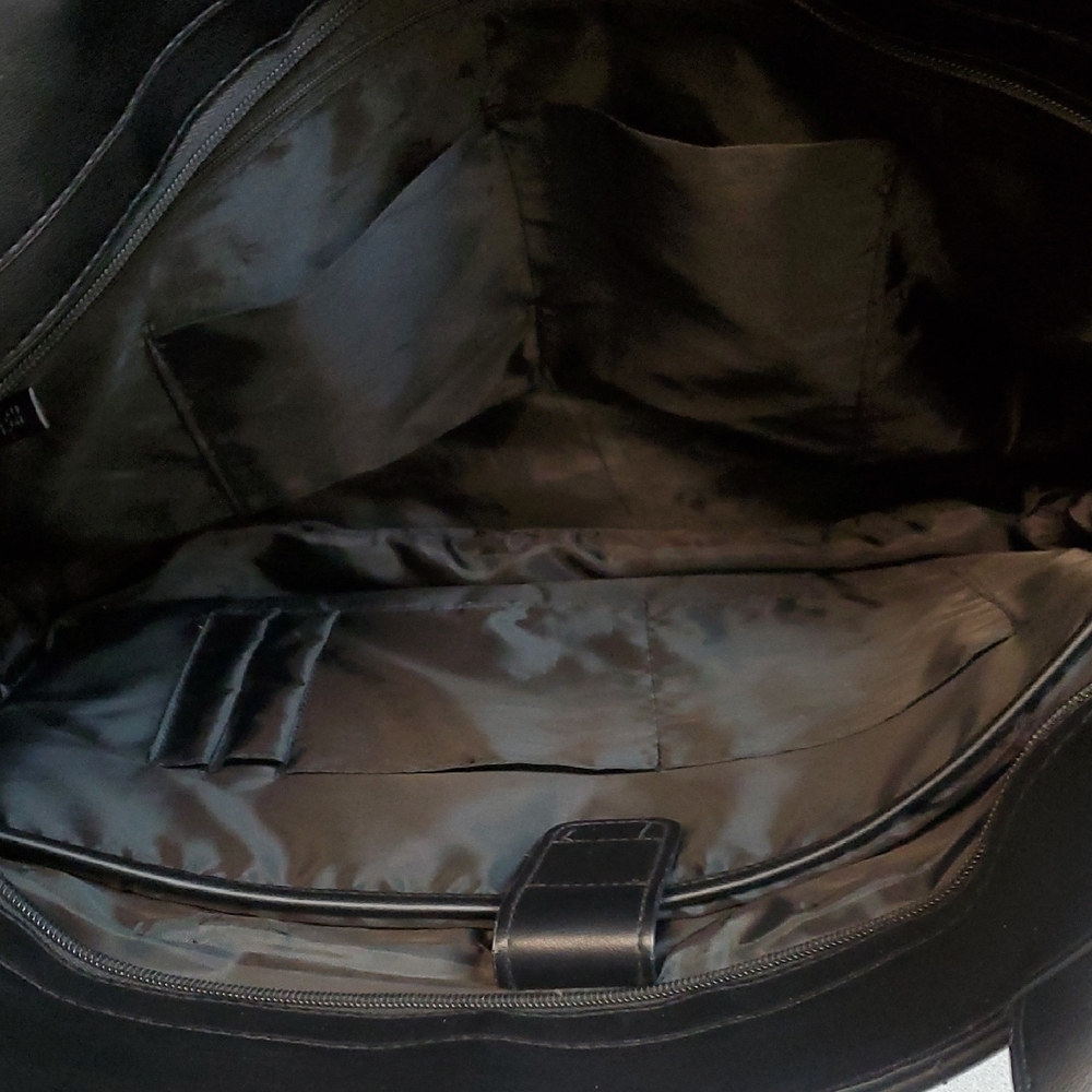 BEIS Black Quilted Travel Tote with Adjustable Strap - Picture 8 of 10